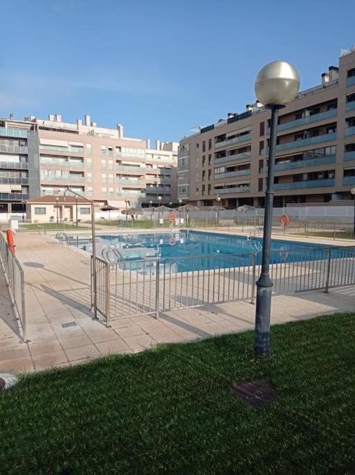 Апартаменты Acogedor Apartamento Con Piscina Y Garaje Уэска Экстерьер фото